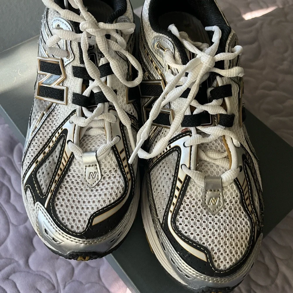 New Balance 1906R Sneakers Gold/Silver/Black/White W9 - Picture 2 of 7